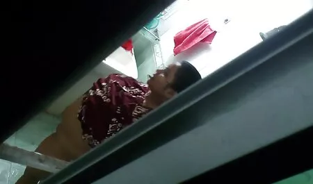 دختر سکسی نشسته است عکسهای جدید سکسی در بالای دو دختر .