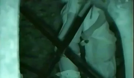 اسب سوار از دانشگاه و تصاویر سکسی جدید تف بر روی صورت خود در حال رشد است سرطان