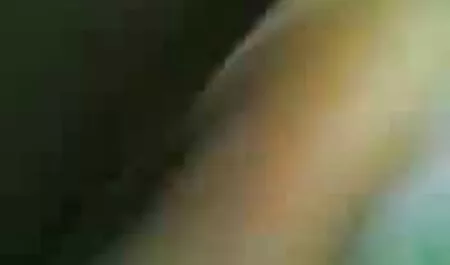 سوراخ یک دانش آموز که بین پاها نازک است باعث یک اشتباه سکس جدید در اینستاگرام بزرگ در یک مرد