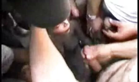مرد با آلت تصاویر سکسی جدید تناسلی مرد ، یک دختر بلوند با جوانان کوچک در توسعه دم وجود دارد.